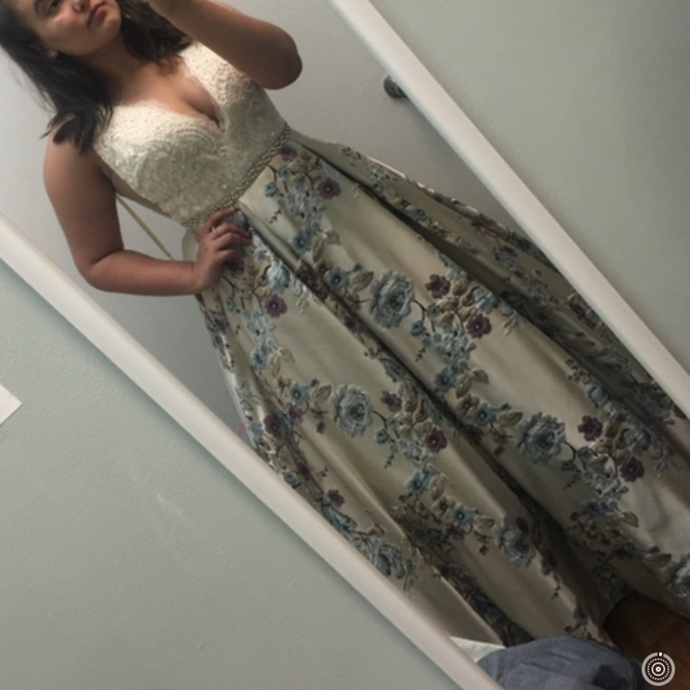 Size 8 Clarisse Prom Dress with matching bow tie!